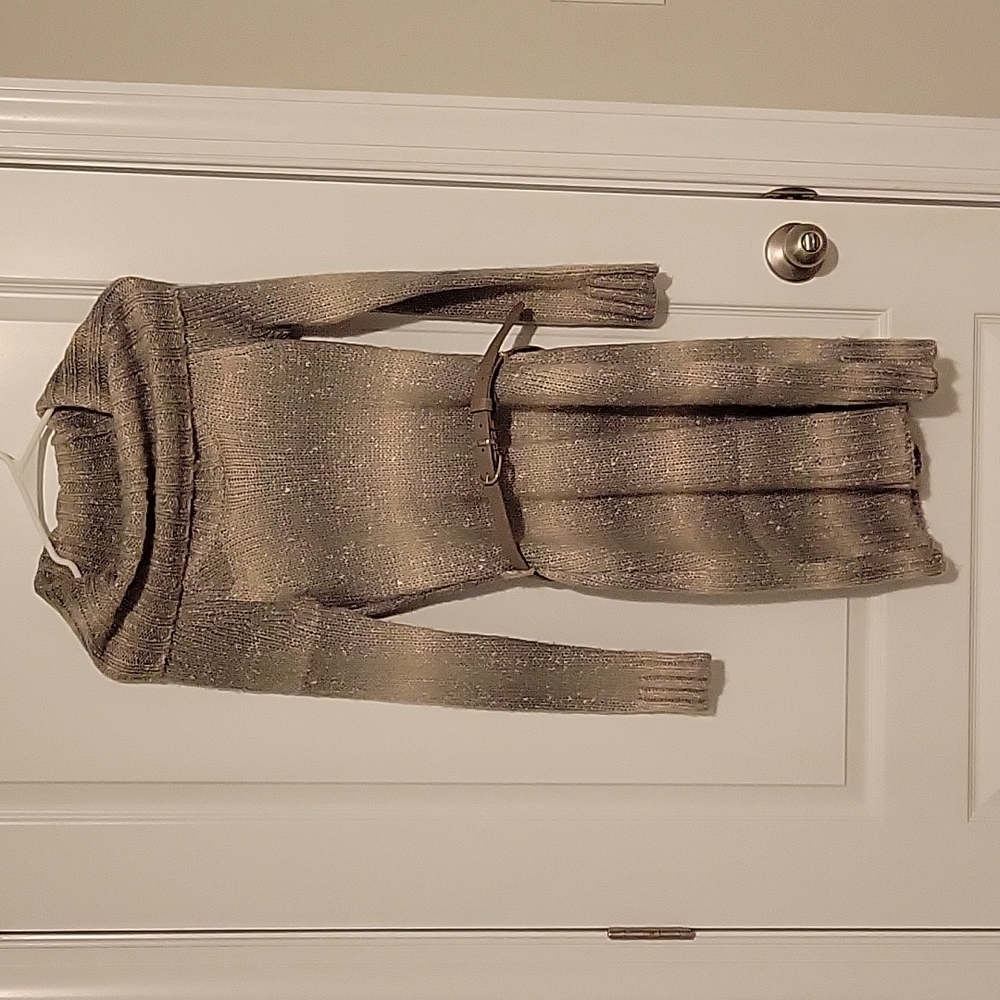 The limited xs Sweater Dress